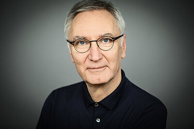 Portrait von Prof. Dr. Michael Schulte-Markwort