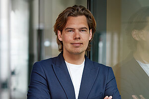 Gordon Dippert (CFO)